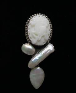AMY KAHN RUSSELL Handmade Sculptural Brooch Pendant #24 Carved Horse Cameo &amp Pearls