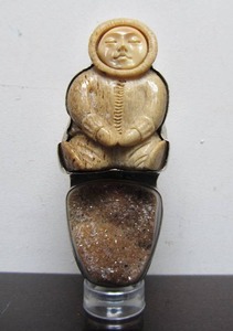 AMY KAHN RUSSELL Handmade Sculptural Brooch Pendant #29 wCarved Seated Inuit Figure