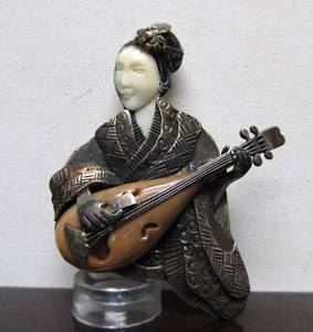 Sculptural ZEALANDIA Japanese Girl Sterling Silver &amp Fossilized Ivory Brooch Pendant