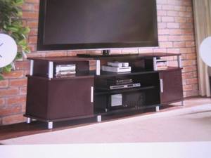 (PLT2) Ameriwood Home 70 Inch TV Stand in Oak