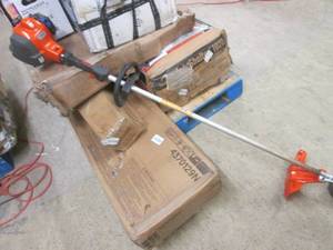 (PLT4) Husqvarna 130L Straight Shaft Trimmer - For PartsRepair - Rope Wont Pull - As Is