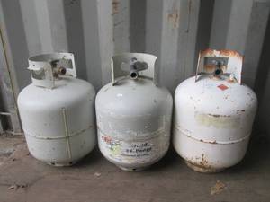 (CNTN) 3 LP Tanks - 2 Feel like they have fuel