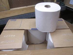 (II) Case of 6 Tork Hand Towel Rolls in Natural White 1-Ply 7.5 x 800 Ft per Roll