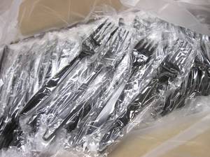 (JJ) Case of 1000 Black Heavy-Weight Plastic Forks Individually Wrapped