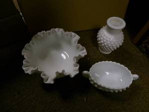 lot 10 image: vintage hobnail bubble glass...