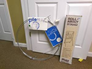 lot 32 image: vintage hula-hoop and antiques chi...