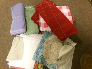 lot 46 image: vintage frame and print with linens...