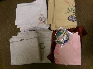 lot 47 image: box of buttons, embroidery hooks, c...