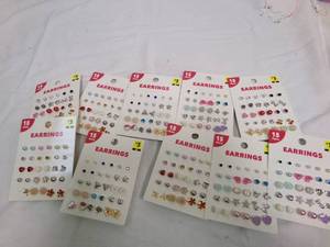 lot 71 image: misc. lot of earrings...