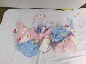 lot 103 image: Misc. lot of hair bows, headbands a...