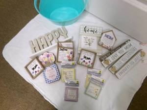 lot 52 image: Lot of Mothers Day wooden plaques ...