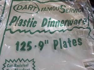 Dart 125 x 9 Plastic Plates...