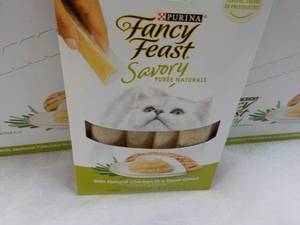 30 ct Purina Fancy Feast Savory Cat Treats Natural Chicken in a Demi Glaze Retail $90