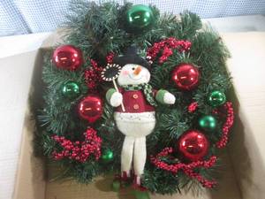 lot 37 image: (EW5) Lightup 20 Wreath with Snowman