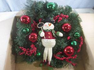 lot 38 image: (EW5) Lightup 20 Wreath with Snowman