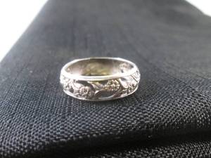 lot 102 image: (CNTR) 925 Silver Ring with Floral Design - Size 8.5