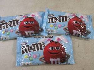 lot 148 image: (B-2) 3 Bags of M&ampMs 10oz Past Date
