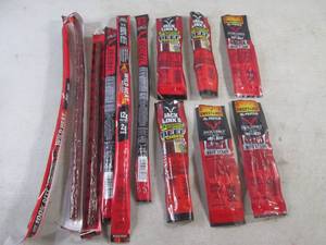 lot 185 image: (EC2) 12 Assorted Jack Links Past Date