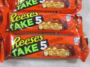 lot 193 image: (B-3) 12 Reeses Take 5 Candy Bars Past Date