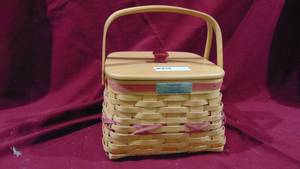 Longaberger 2000 Deck the Halls Basket with Lid