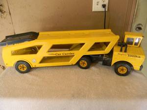 lot 1 image: Vintage 1960s Mighty Tonka Car Carrier - NICE - FANTASTIC PIECE - SEE PICTURES