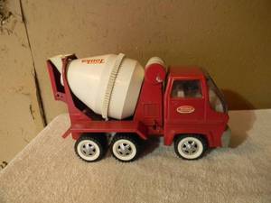 lot 16 image: VINTAGE 1960s Tonka Cement Mixer Truck Red & White Pressed Steel - NICE - GREAT PIECE - SEE PICTURES