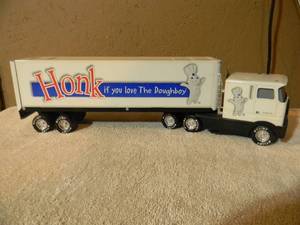 lot 40 image: Vintage 1991 Nylint Pillsbury Doughboy Sound Machine Semi Honk Doughboy - NICE - COOL PECE - SEE PICTURES
