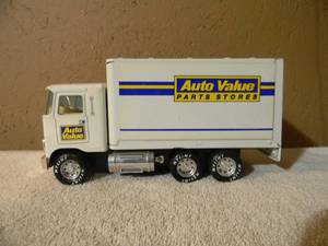 lot 42 image: Vintage NYLINT AUTO VALUE PARTS STORE DELIVERY TRUCK - NICE - COOL PECE - SEE PICTURES