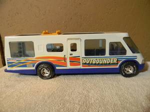 lot 43 image: Vintage 1995 Nylint Outbounder RV - NICE - COOL PECE - SEE PICTURES