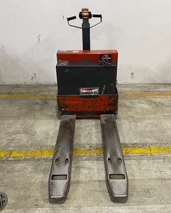 lot 9 image: Clark equipment power pallet jack