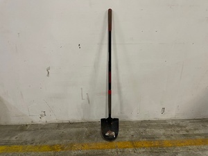 lot 26 image: Pointed Shovel