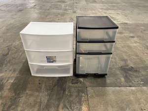 lot 57 image: 2 Plastic Storage containers