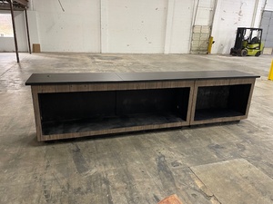 lot 85 image: Counter  Kiosk