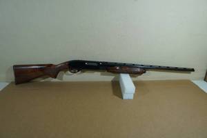 lot 18 image: Remington 870LW Wingmaster 28 Gauge Pump-Action Shotgun