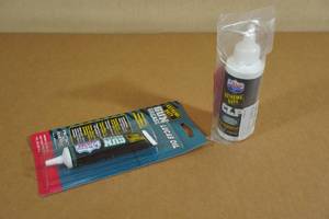 lot 30 image: Lucas Oil Extreme Gun Grease and CLP