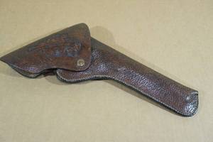 lot 34 image: Leather Gun Holster