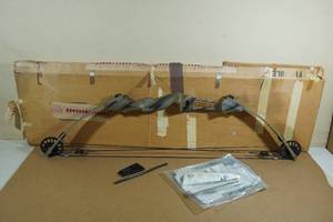 lot 65 image: Martin Ted Nugent Pro Safari RH Compound Bow - 3260#