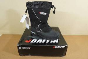 lot 71 image: Baffin Mustang Junior Winter Boots -Size 6