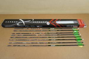 lot 91 image: 8 Carbon Express Pile Driver Arrows