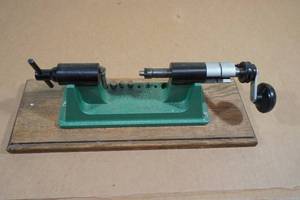 lot 104 image: RCBS Reloading Case Trimmer