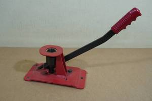 lot 109 image: MEC SS77 Reloading Super Sizer