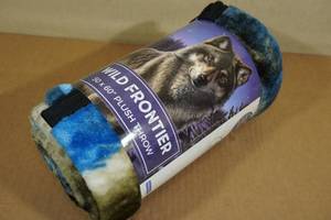 lot 140 image: Wild Frontier 50 x 60 Plush Wolf Throw