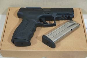 lot 1A image: Stoeger STR-9 9mm Parabellum Semi-Auto Pistol - 2 Mags