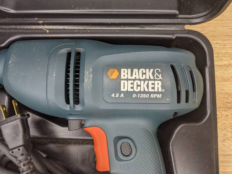 BLACK & DECKER CORDED DRILL MODEL DR220