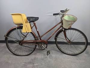 lot 45A image: Vintage Ross Europa III Womens 3 Speed Bike with Basket and Child Rumble Seat M