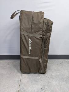 lot 39 image: Eddie Bauer Infant Travel Play Yard M