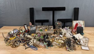 lot 36 image: Large Assortment of Jewelry - Necklaces, Earrings, Rings, Hair Items, Displays, Watches, Rosaries, and More K