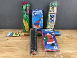 lot 75 image: Decorative Seasonal Flags and Banners (6) M