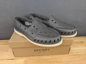 lot 109A image: NEW Sperry Float Shoe Size 11 N