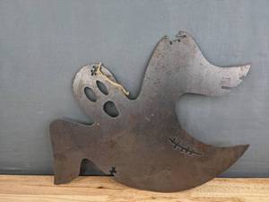 lot 68A image: Ghost Metal Cutout Art   A